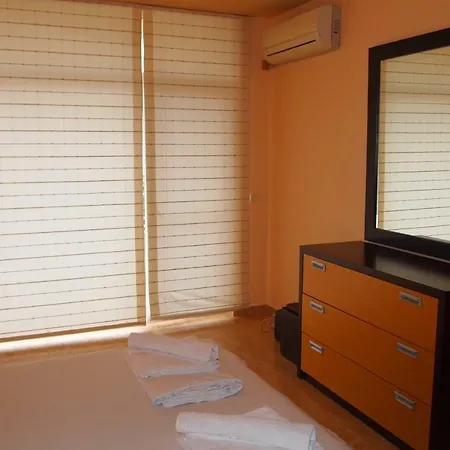 Stylish Two Bedroom Слънчев бряг